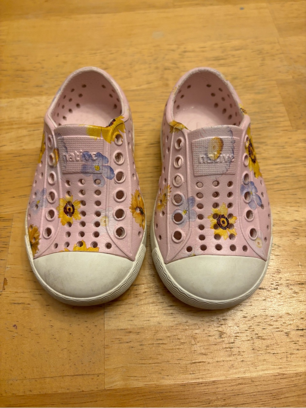 Native Kids Pink Floral Slip-On Shoes